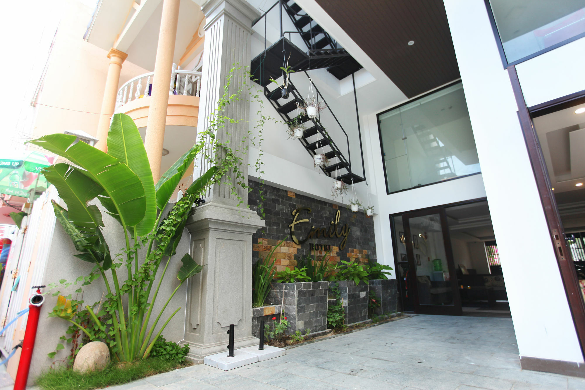 Emily Hotel & Apartment Da Nang Exterior foto